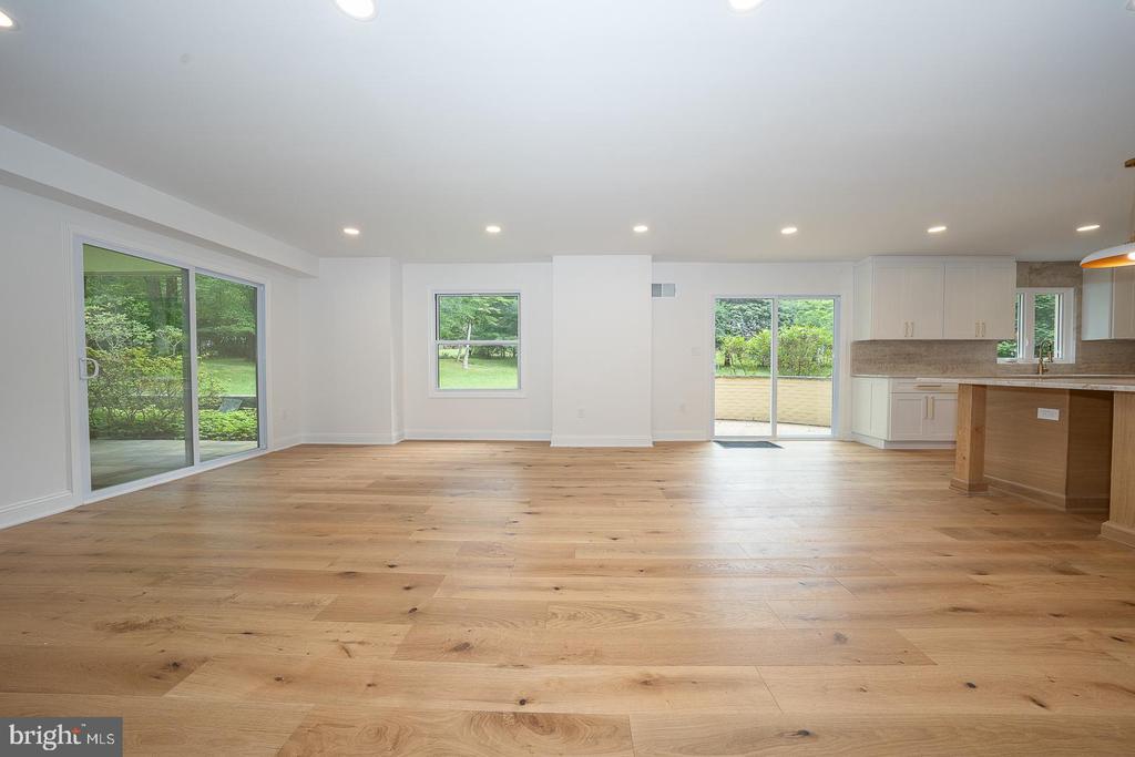 4103 LAUREL DRIVE