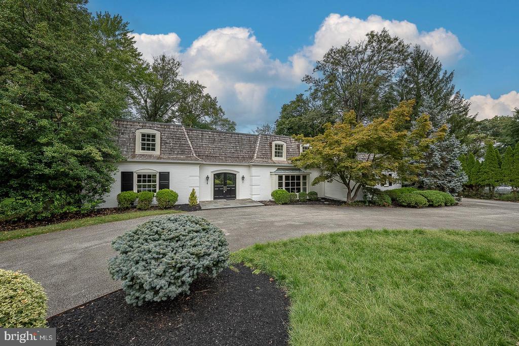 4103 LAUREL DRIVE