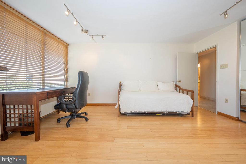 50 BELMONT AVENUE Unit: 1010
