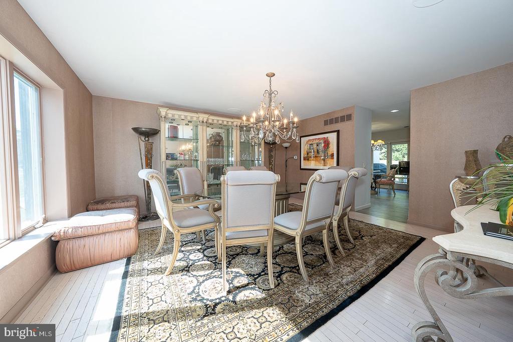1288 BOBARN DRIVE