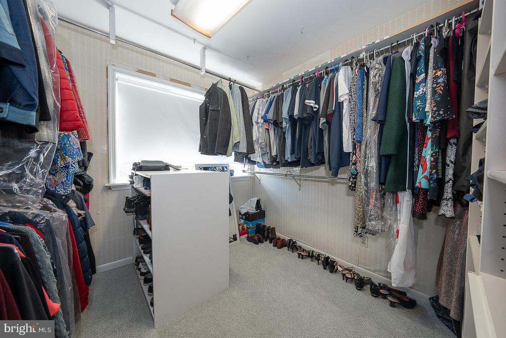 1288 BOBARN DRIVE