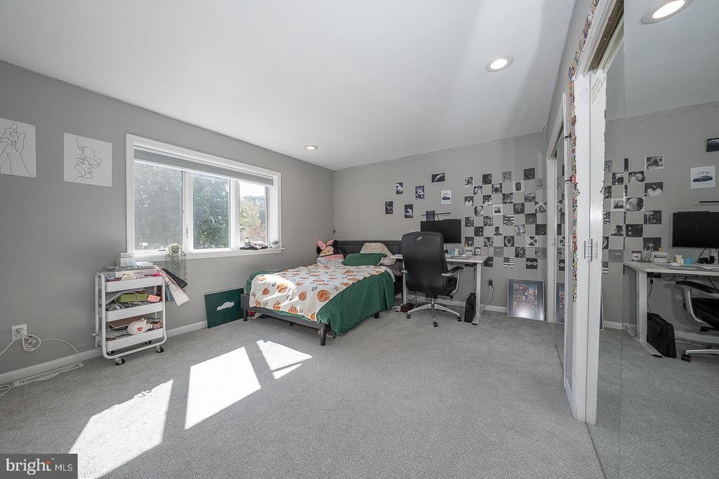 1288 BOBARN DRIVE