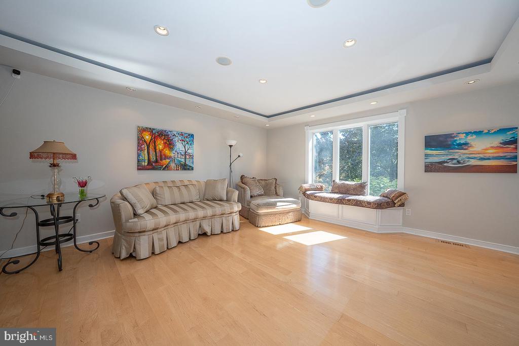 1288 BOBARN DRIVE