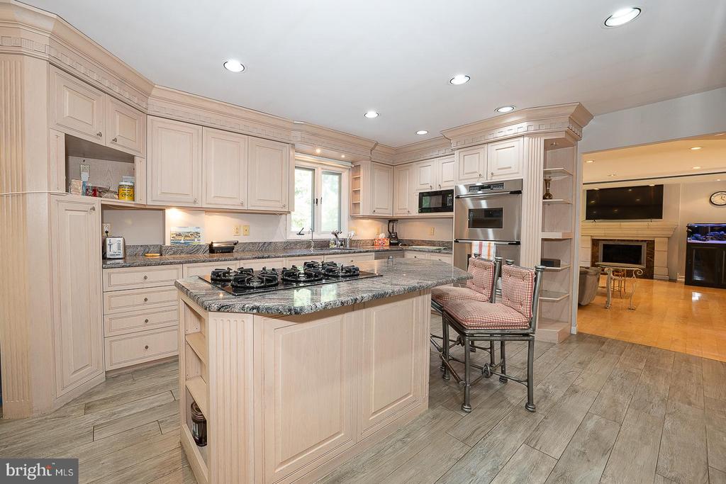 1288 BOBARN DRIVE