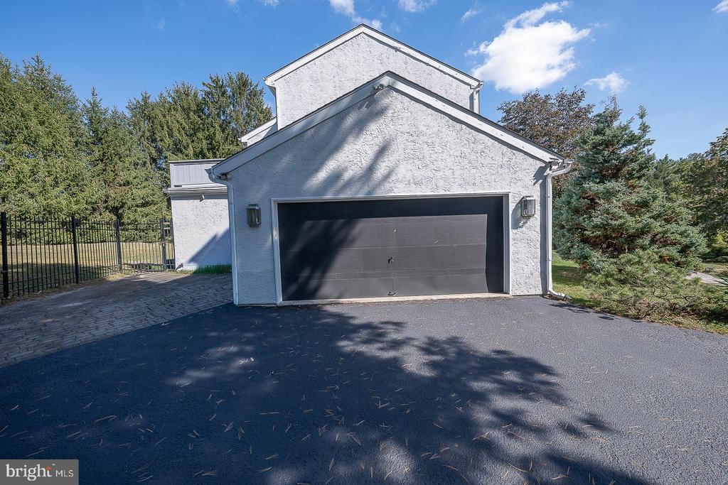 1288 BOBARN DRIVE