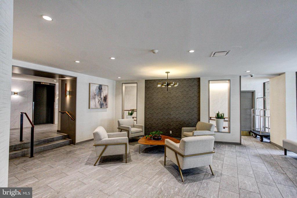 1655 OAKWOOD DRIVE Unit: CONDO 403