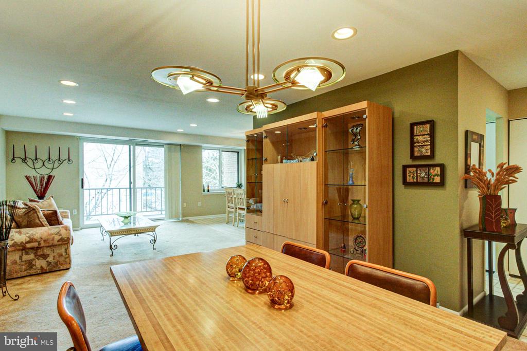 1655 OAKWOOD DRIVE Unit: CONDO 403