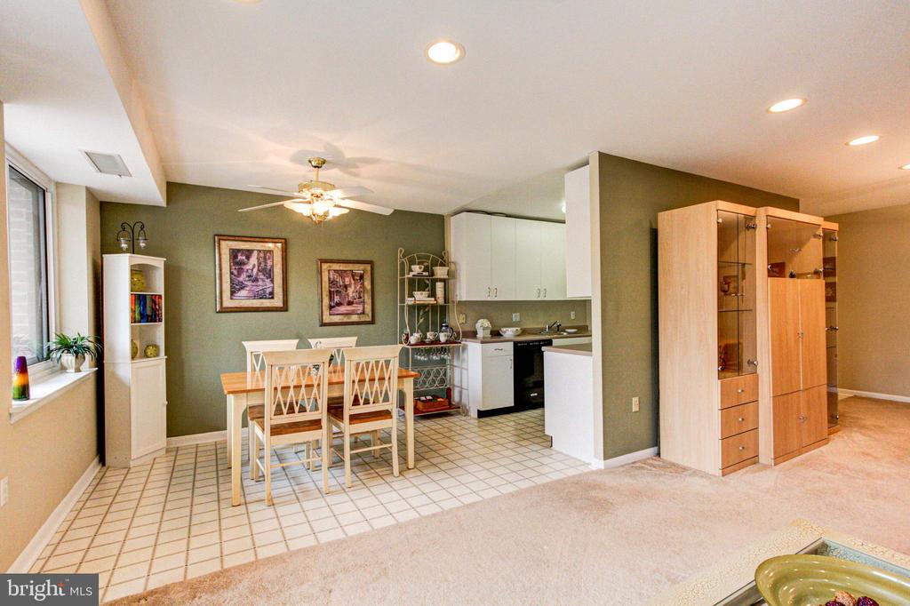 1655 OAKWOOD DRIVE Unit: CONDO 403