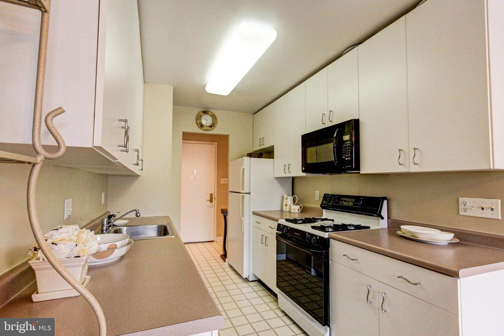 1655 OAKWOOD DRIVE Unit: CONDO 403