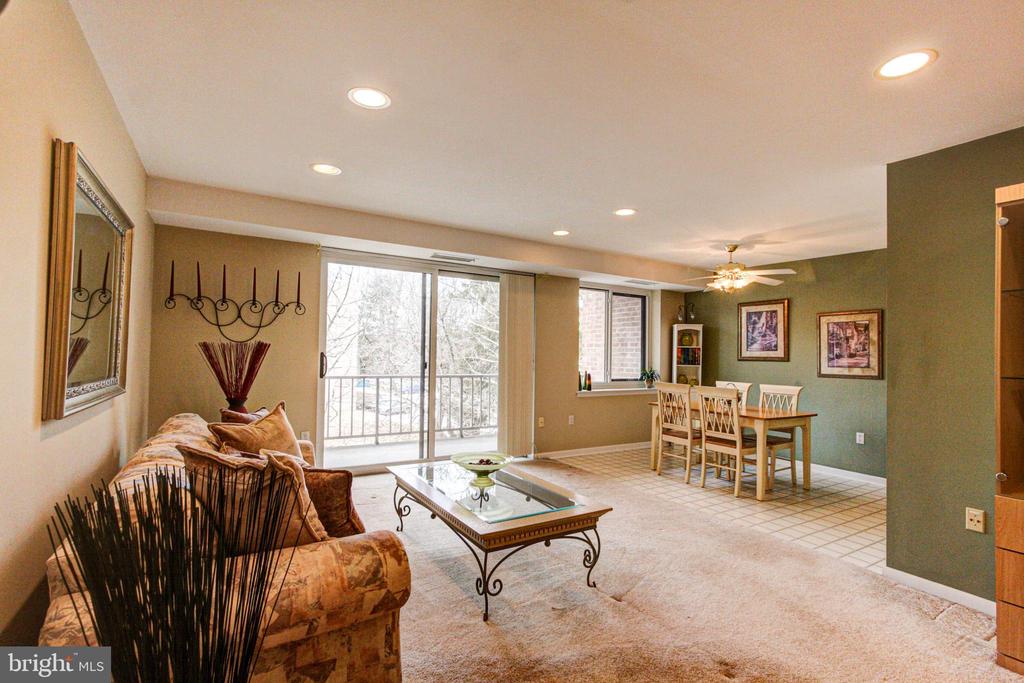 1655 OAKWOOD DRIVE Unit: CONDO 403