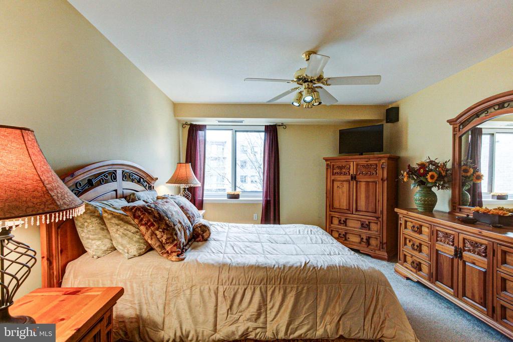 1655 OAKWOOD DRIVE Unit: CONDO 403
