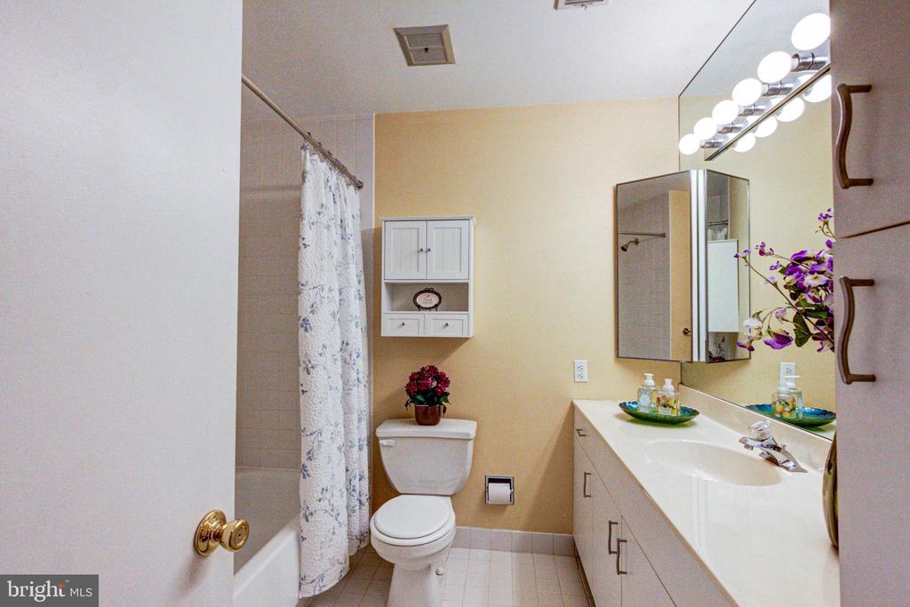 1655 OAKWOOD DRIVE Unit: CONDO 403