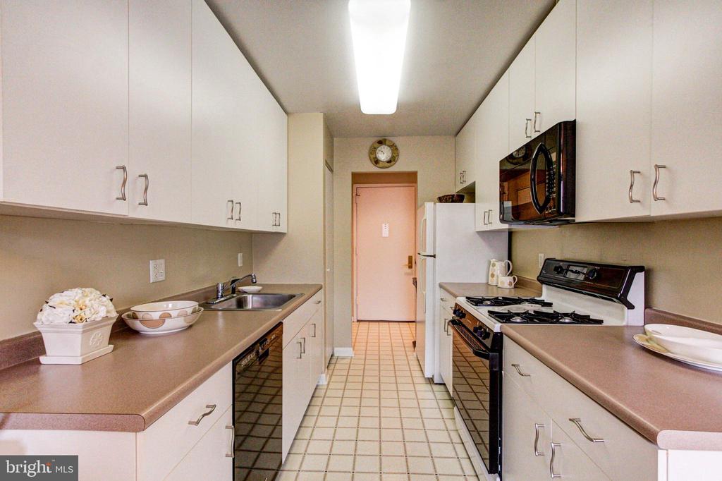 1655 OAKWOOD DRIVE Unit: CONDO 403