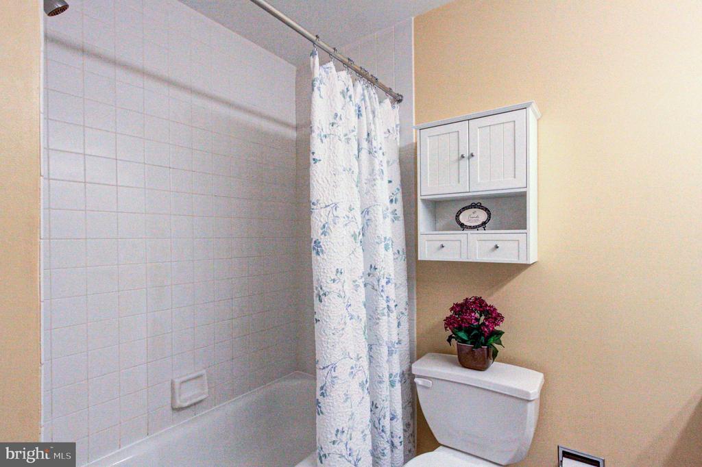1655 OAKWOOD DRIVE Unit: CONDO 403