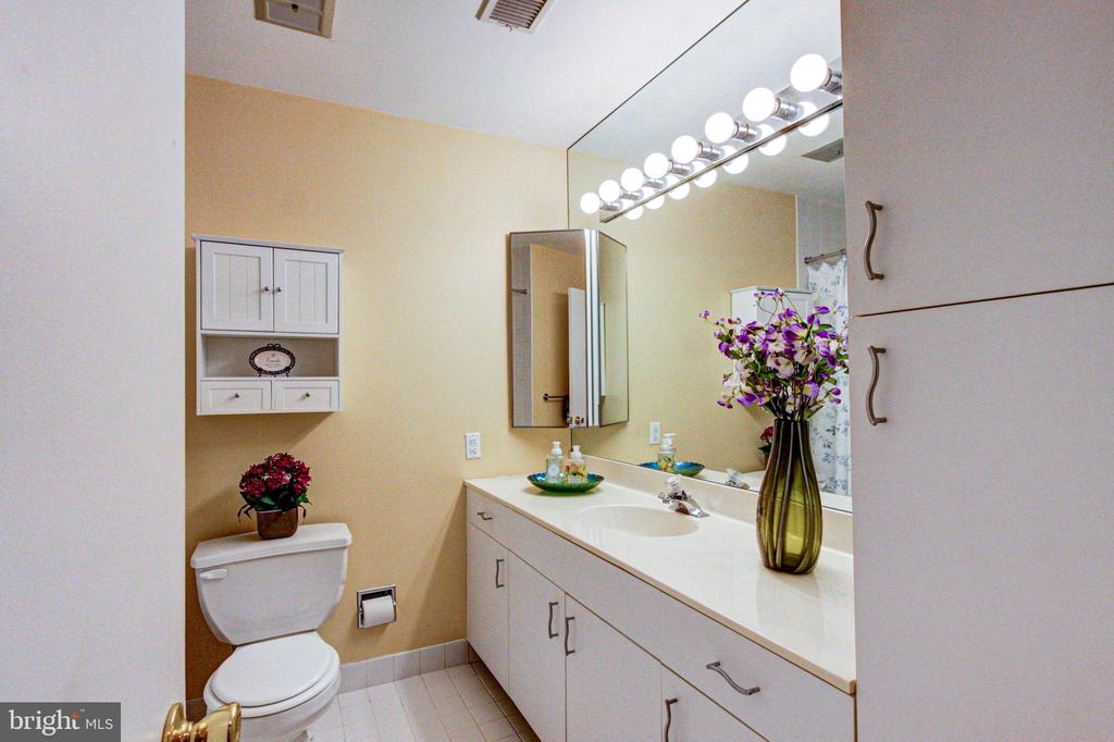 1655 OAKWOOD DRIVE Unit: CONDO 403