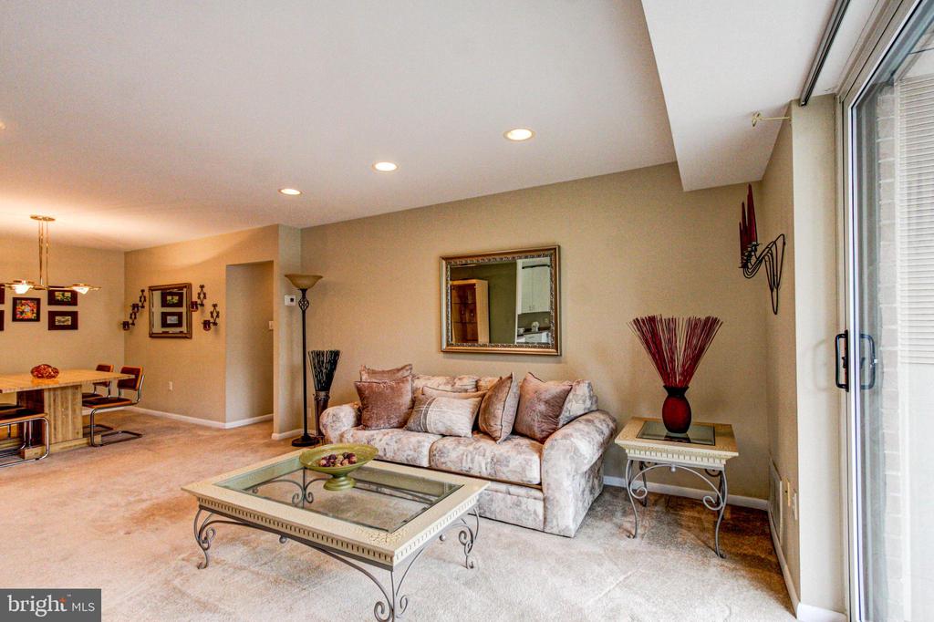 1655 OAKWOOD DRIVE Unit: CONDO 403