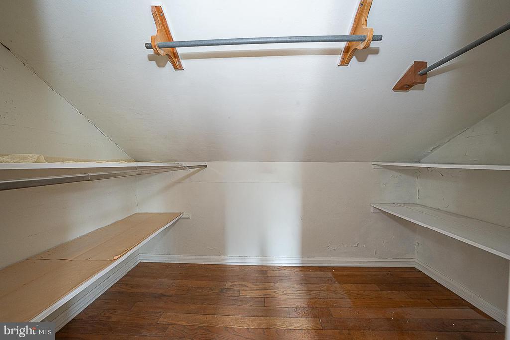 1504 WYNNEWOOD ROAD