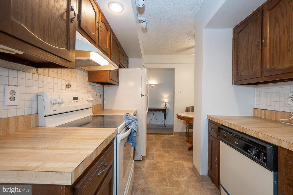 19 ROCK HILL ROAD Unit: 1-G