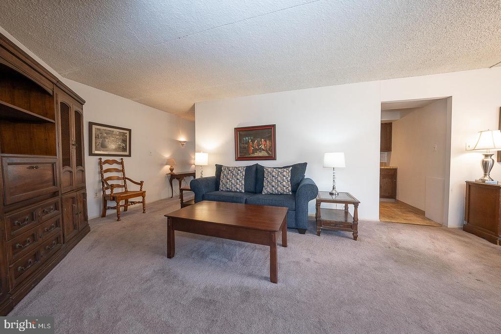 19 ROCK HILL ROAD Unit: 1-G