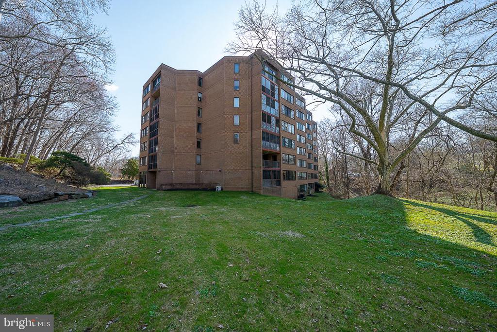 19 ROCK HILL ROAD Unit: 1-G