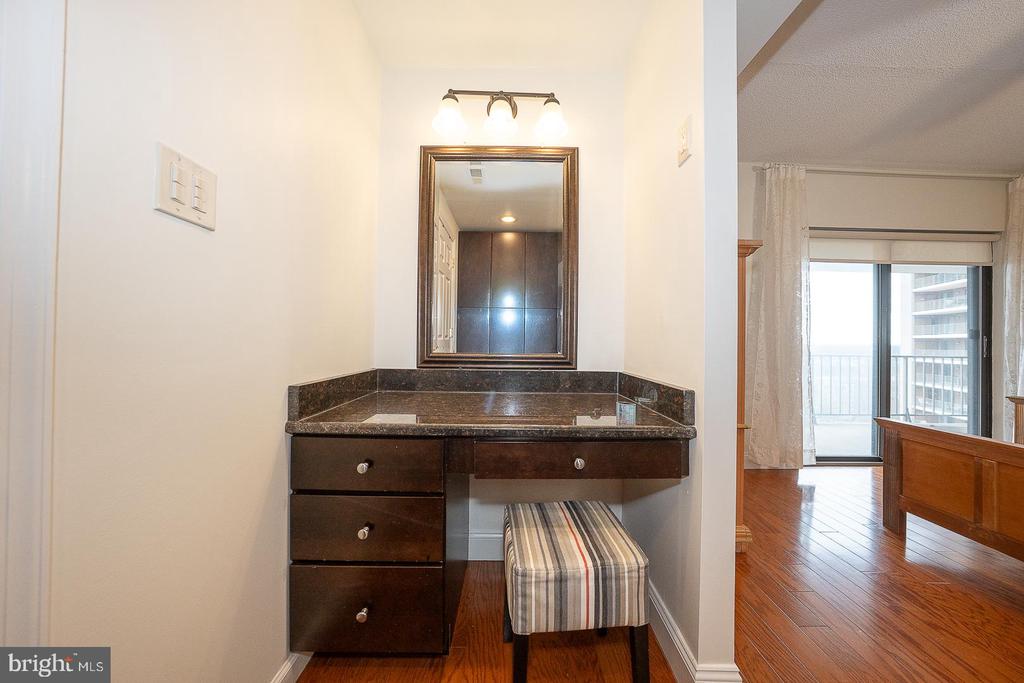 20925 VALLEY FORGE CIRCLE Unit: 925