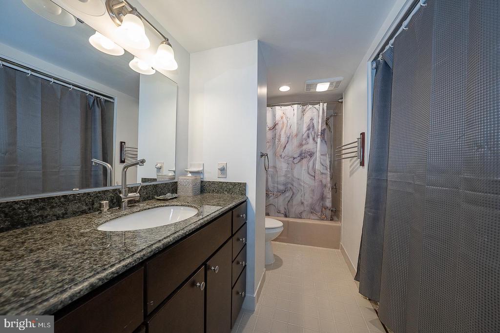 20925 VALLEY FORGE CIRCLE Unit: 925