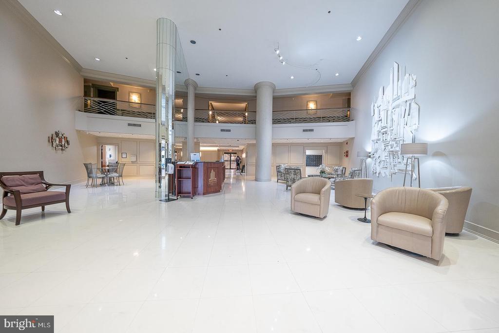 20925 VALLEY FORGE CIRCLE Unit: 925