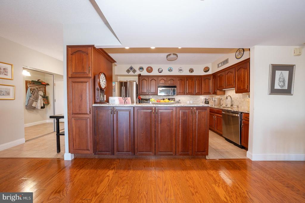 20925 VALLEY FORGE CIRCLE Unit: 925