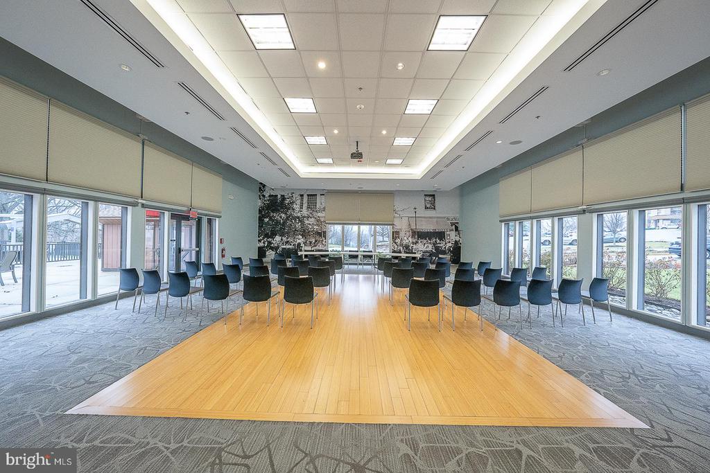 20925 VALLEY FORGE CIRCLE Unit: 925