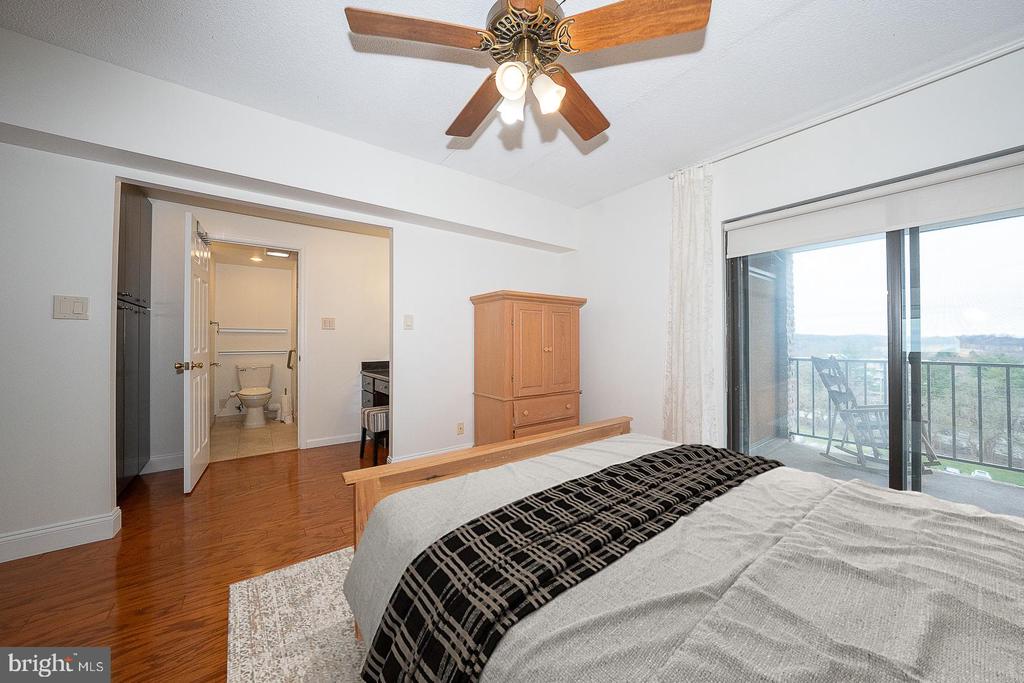 20925 VALLEY FORGE CIRCLE Unit: 925