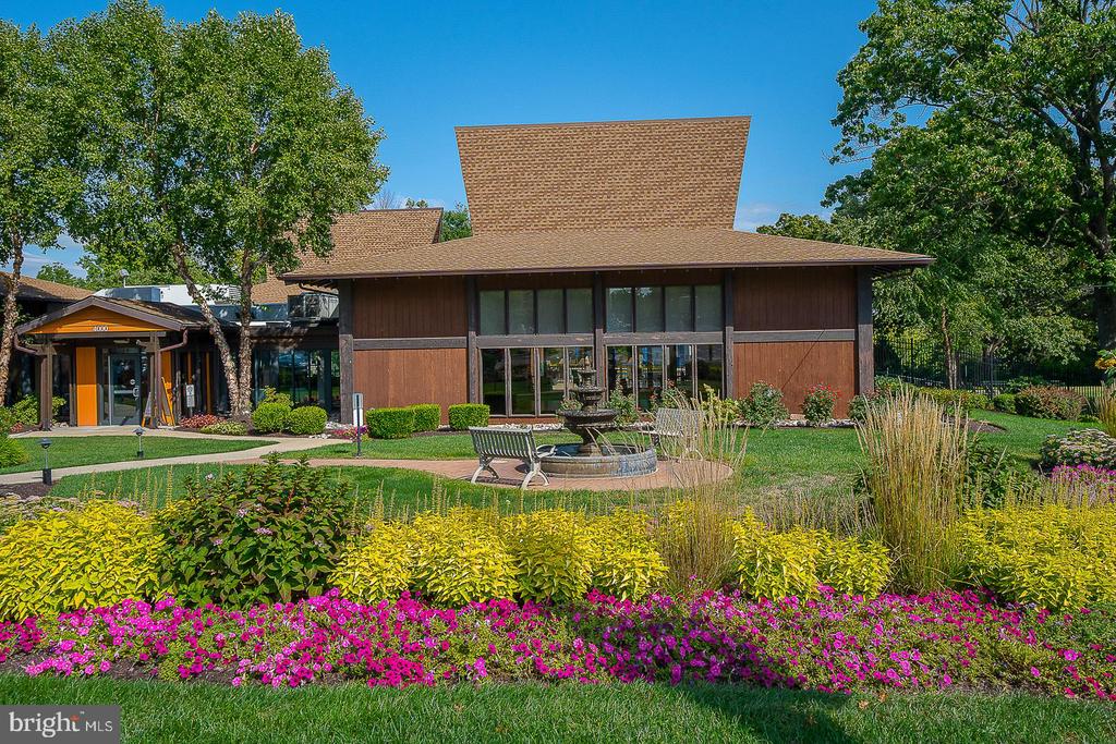 20925 VALLEY FORGE CIRCLE Unit: 925