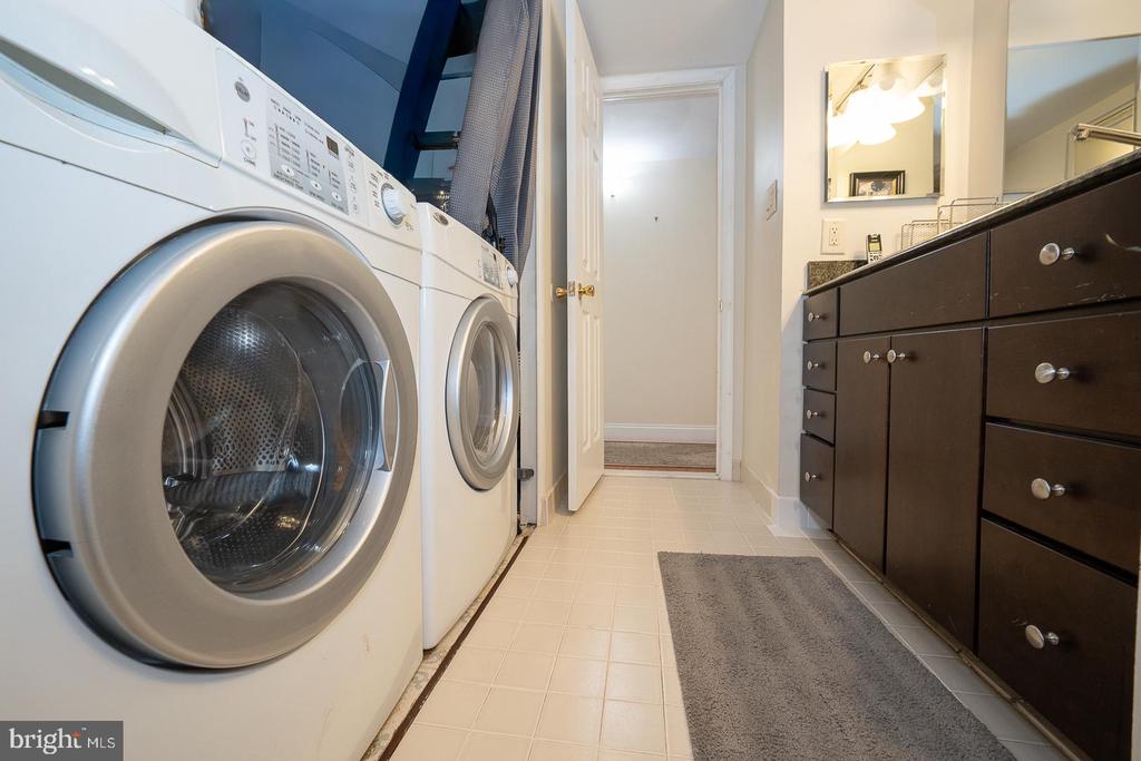 20925 VALLEY FORGE CIRCLE Unit: 925