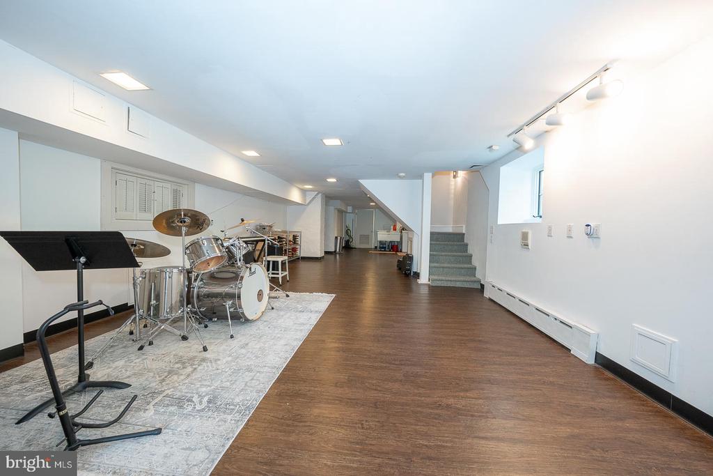 411 WISTER ROAD