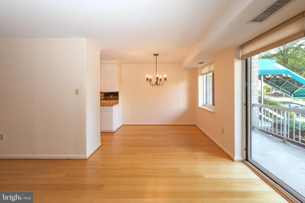 1637 OAKWOOD DRIVE Unit: S-122