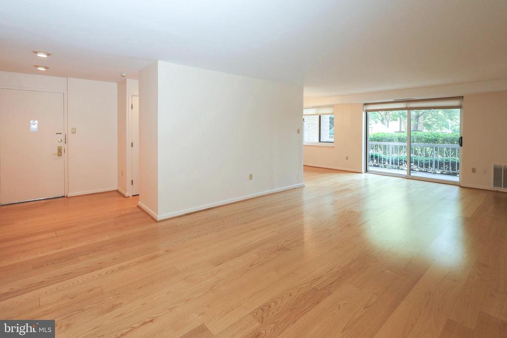 1637 OAKWOOD DRIVE Unit: S-122