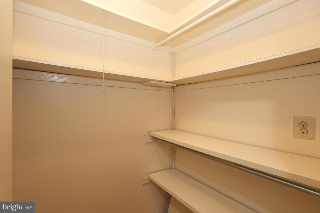 1637 OAKWOOD DRIVE Unit: S-122