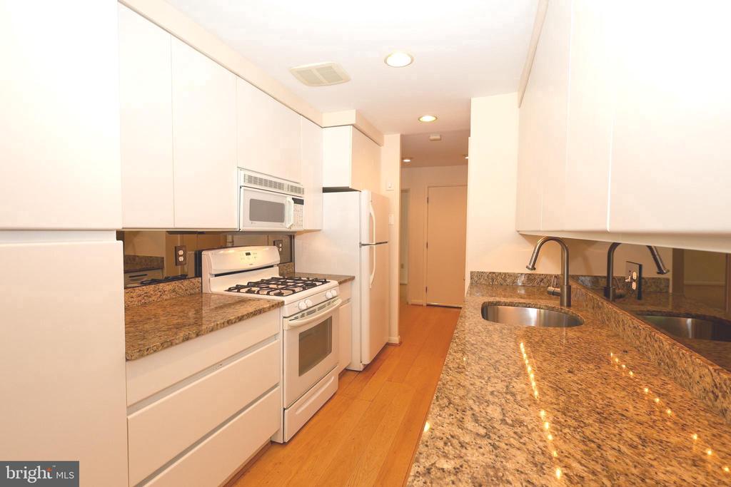 1637 OAKWOOD DRIVE Unit: S-122