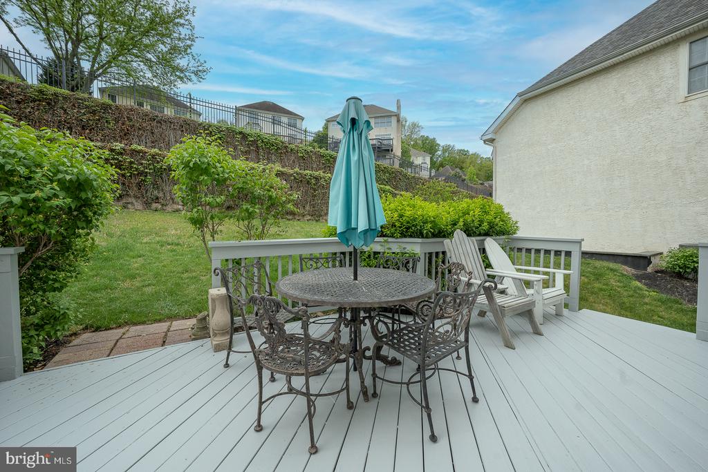 1109 RIVERVIEW LANE
