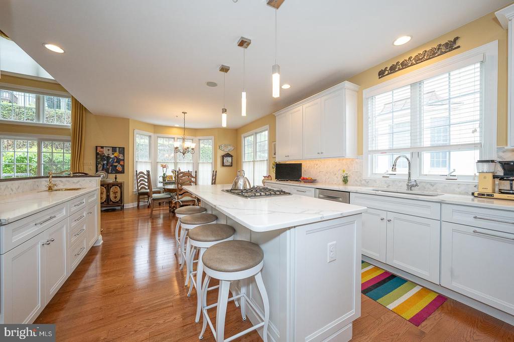 1109 RIVERVIEW LANE