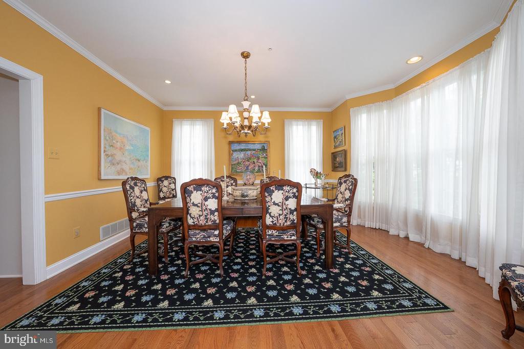 1109 RIVERVIEW LANE