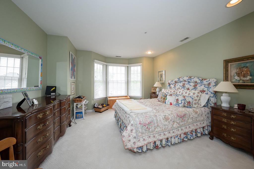 1109 RIVERVIEW LANE