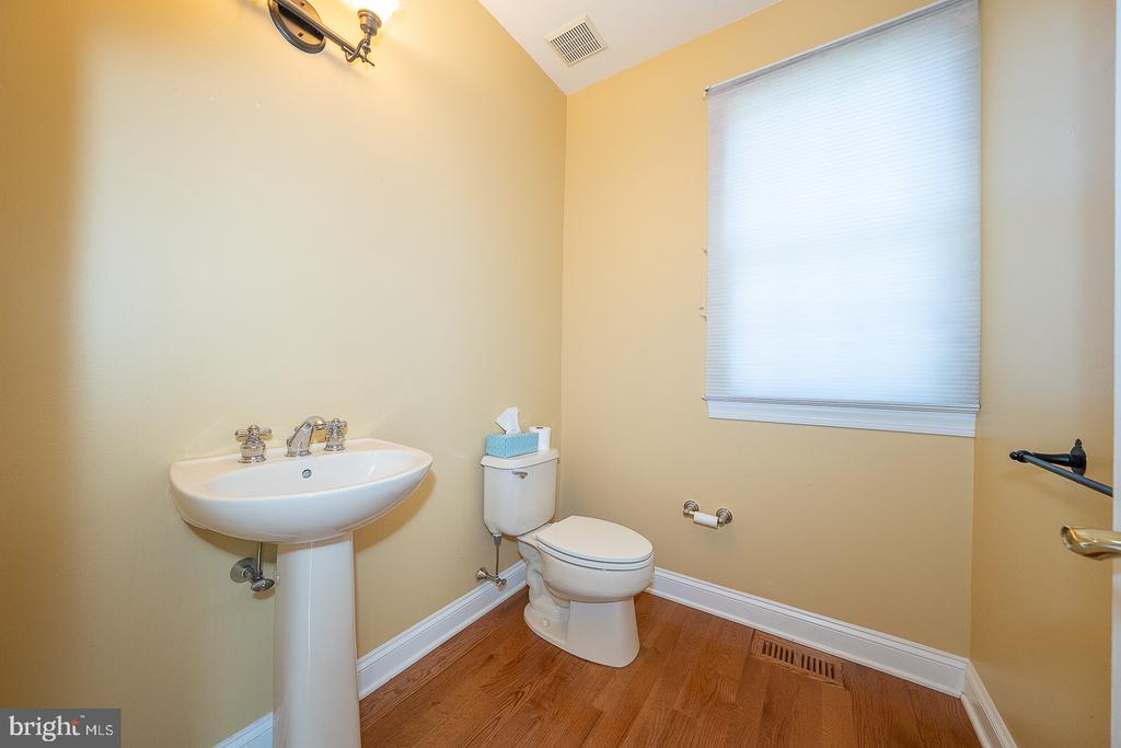 1109 RIVERVIEW LANE