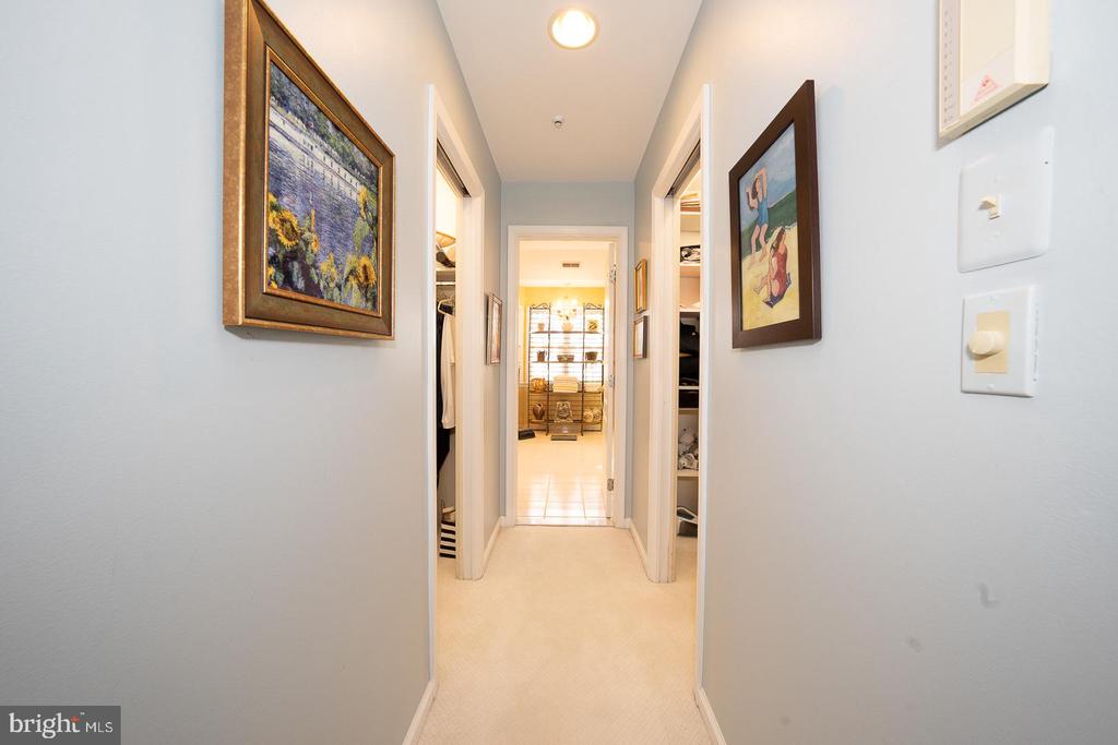 1109 RIVERVIEW LANE