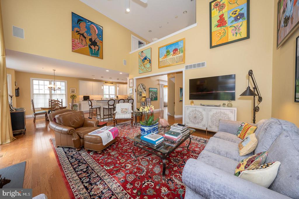 1109 RIVERVIEW LANE