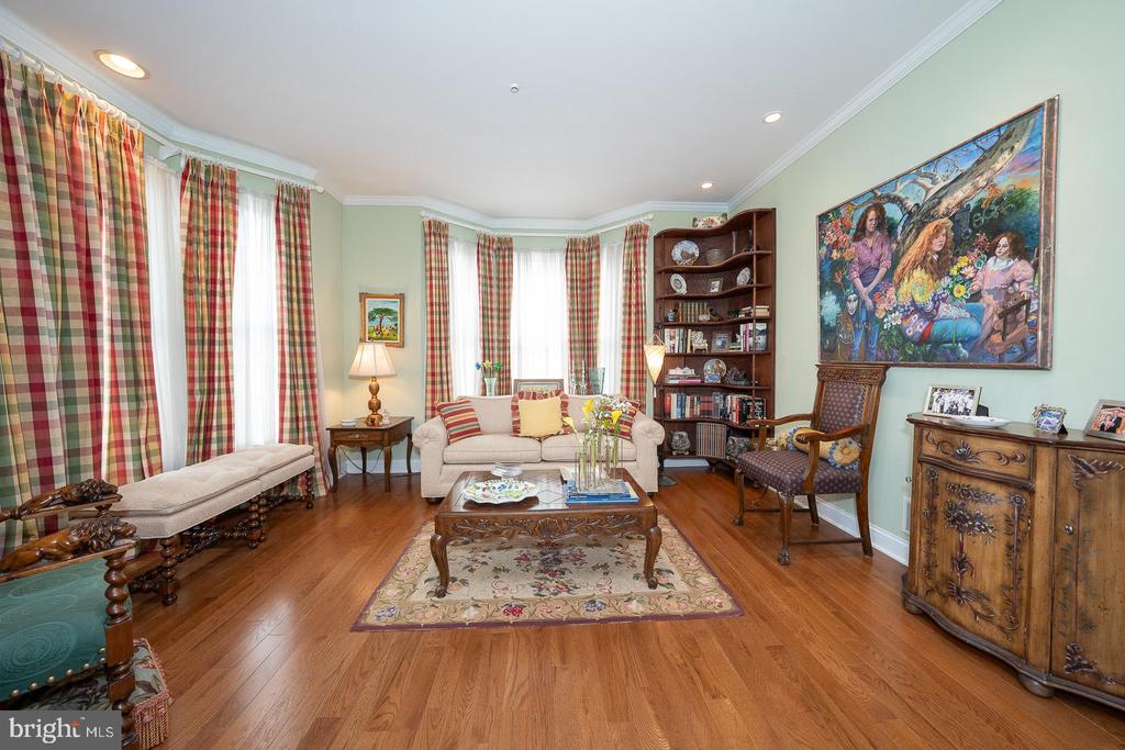 1109 RIVERVIEW LANE