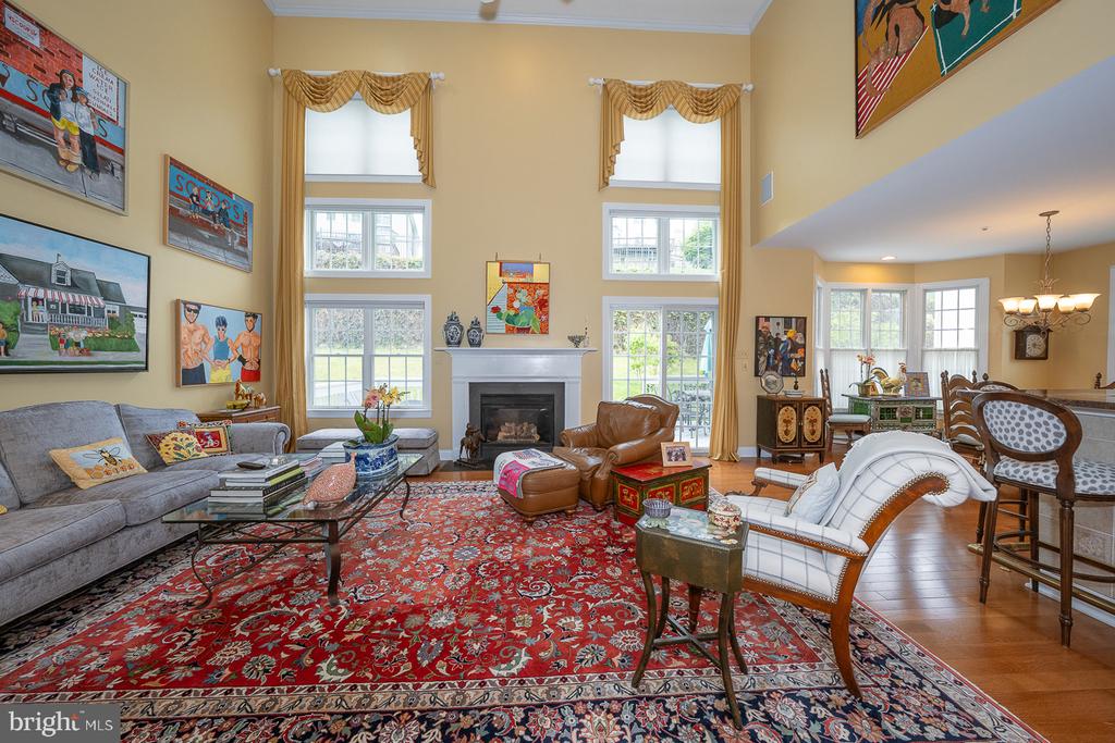 1109 RIVERVIEW LANE