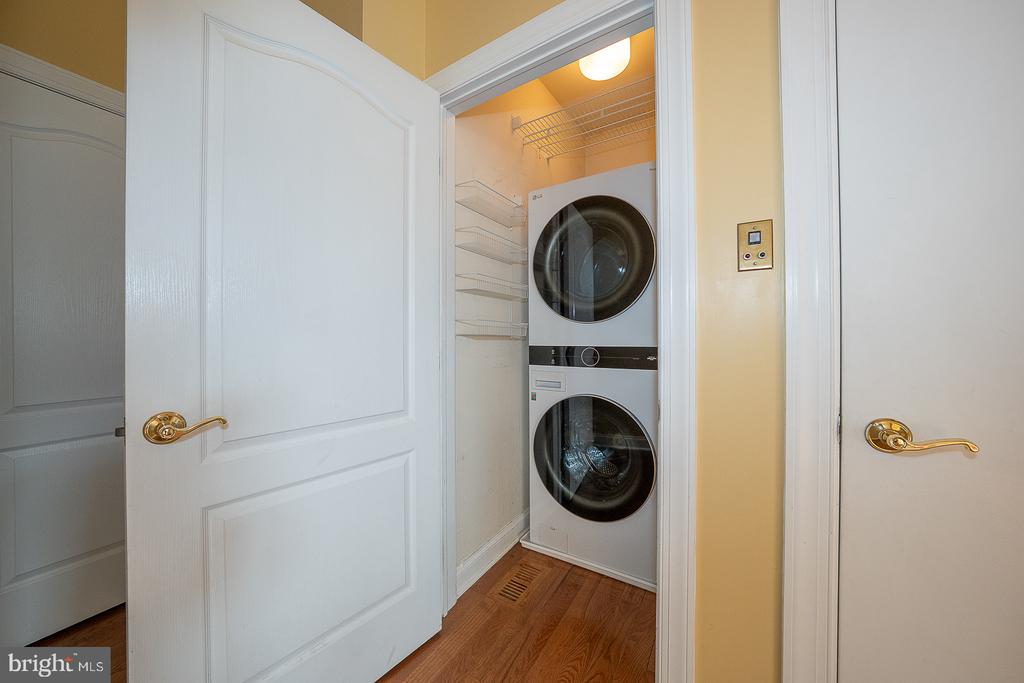 1109 RIVERVIEW LANE