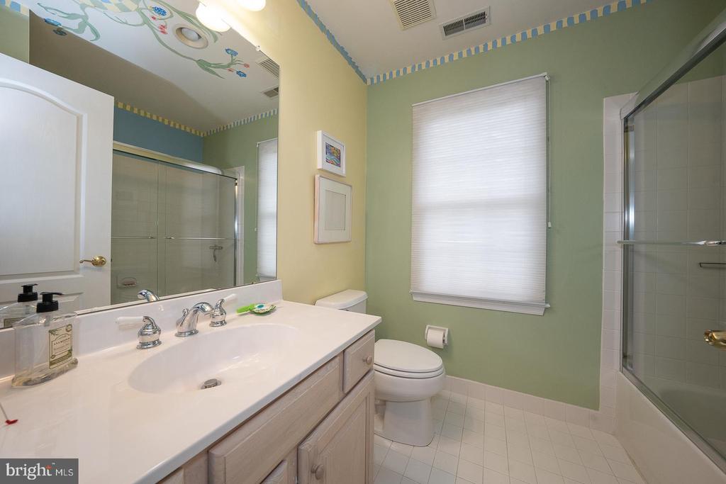 1109 RIVERVIEW LANE