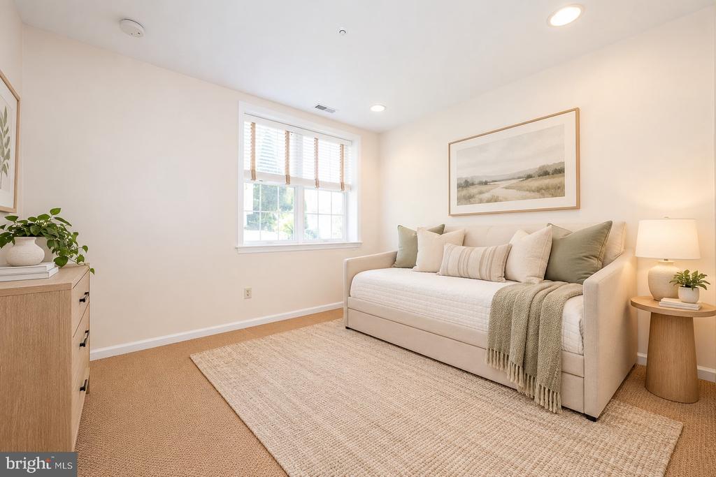 1109 RIVERVIEW LANE