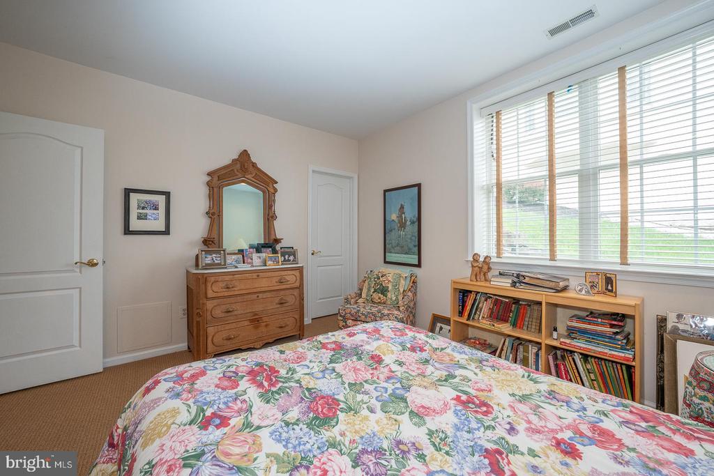 1109 RIVERVIEW LANE